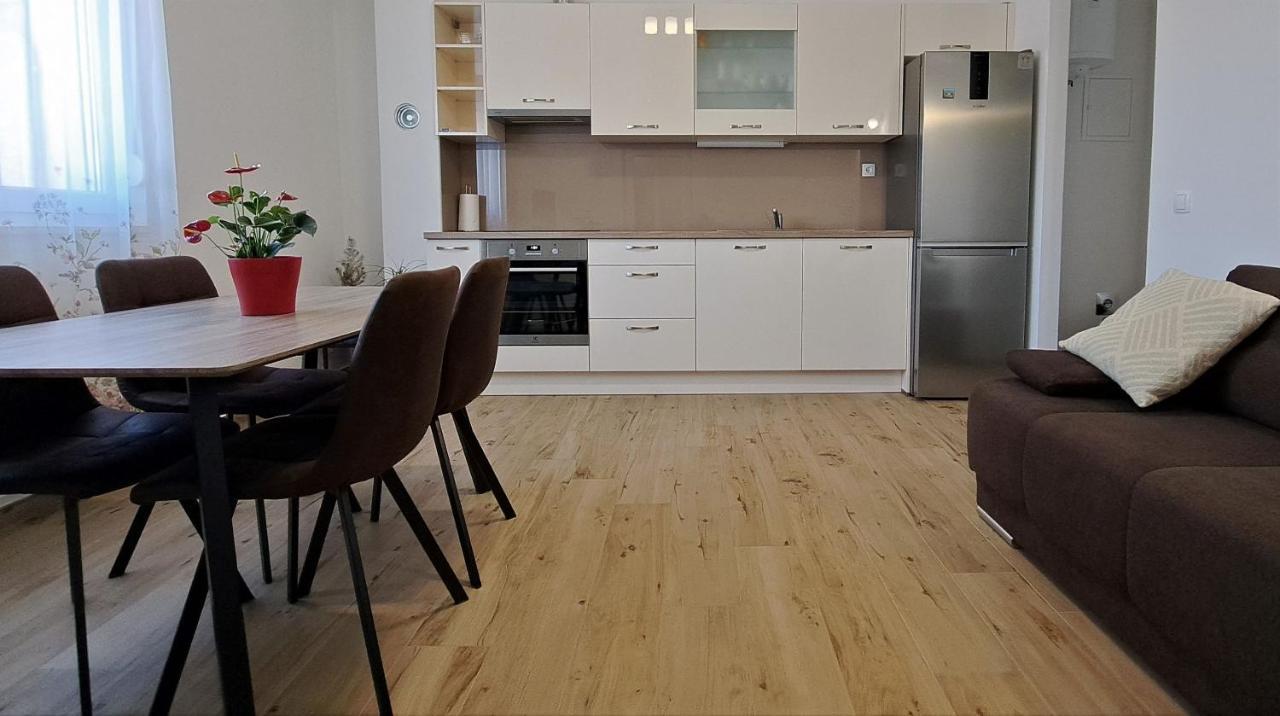 Holiday Apartman Kaštela Εξωτερικό φωτογραφία