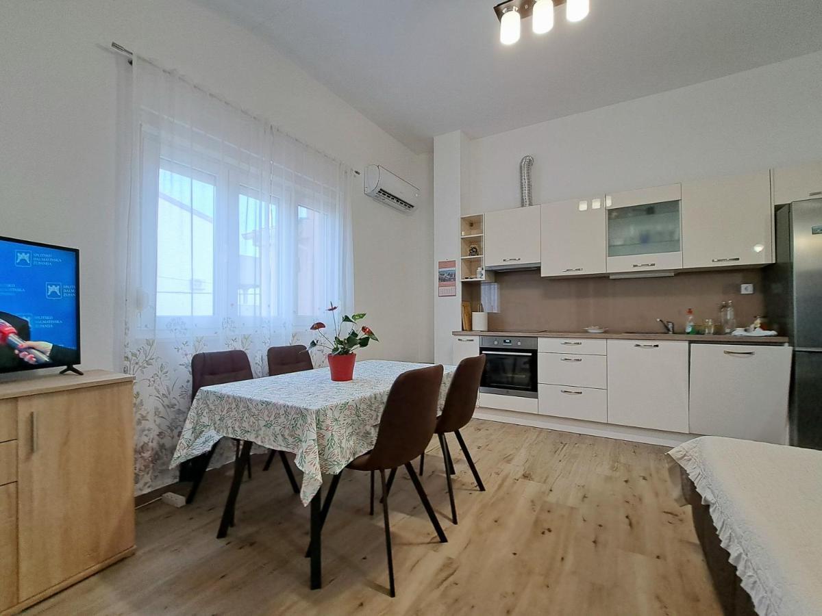 Holiday Apartman Kaštela Εξωτερικό φωτογραφία